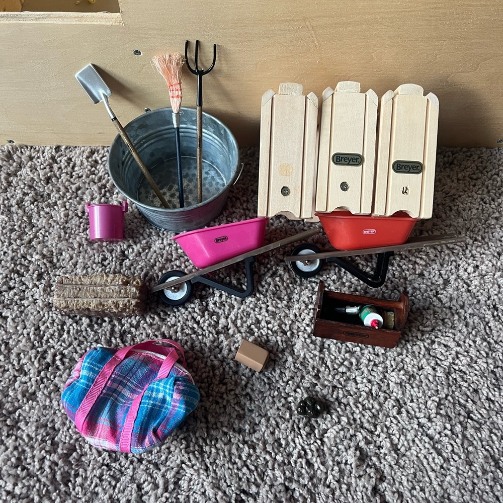 HUGE Breyer barn accessory bundle